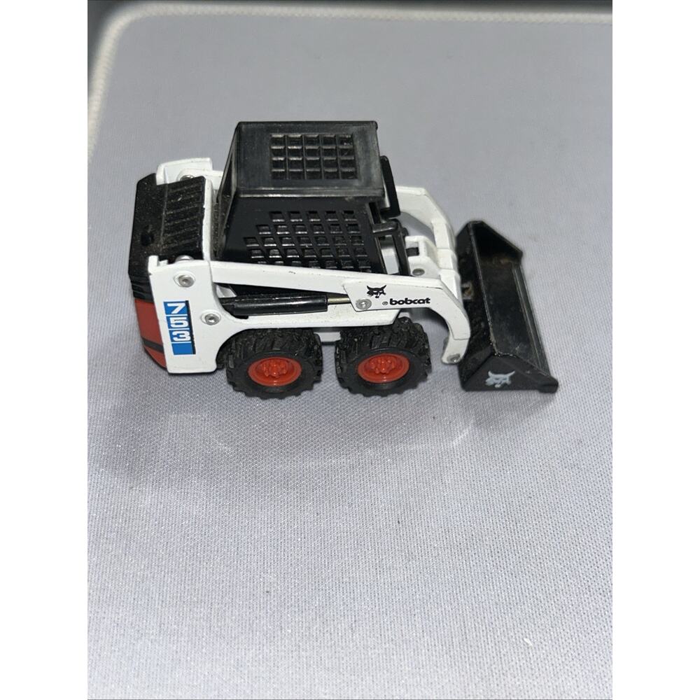 Toy CLOVER Bobcat 753 SkidSteer End Loader Diecast 1:25 Scale White Arms